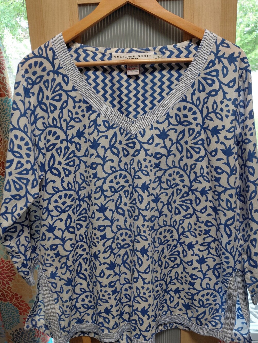 Gretchen Scott Designs Blue and White Cotton V-Neck Tunic Blouse